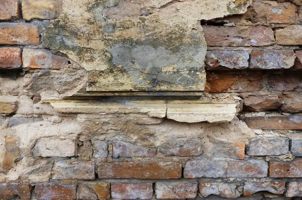 10 Early Signs Your Home’s Foundation Is Failing (And What to Do About It)